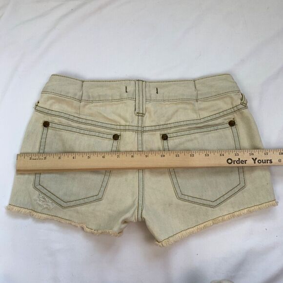 Free People Patchwork Light Wash Denim Shorts Crochet Lace 25 24 Raw Hem Cutoff - Picture 10 of 11